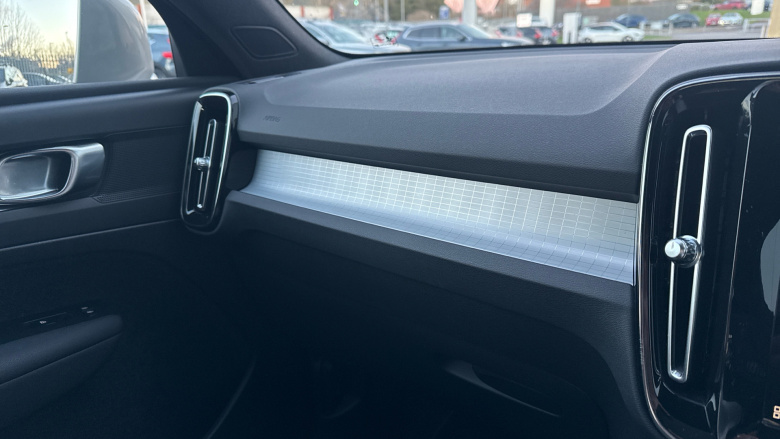 Volvo XC40 2.0 B3P Core 5dr Auto Petrol Estate